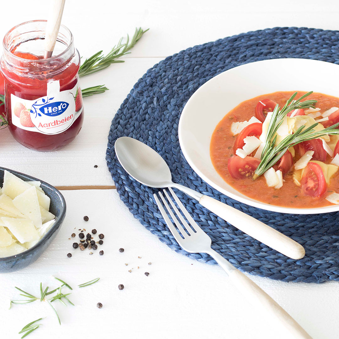 Raviolis Con Salsa De Tomate Y Fresa